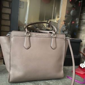 Michael Kors crossbody Dee Dee